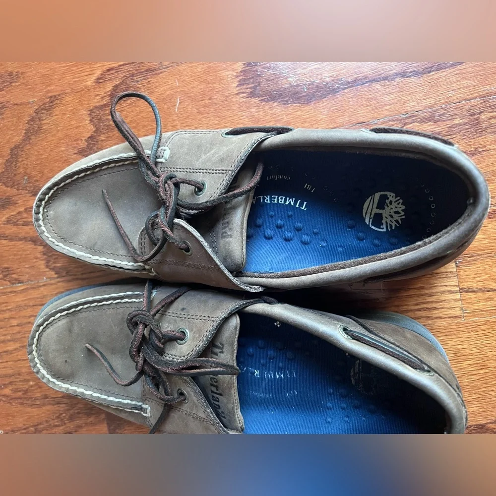 Timberland Men's Taupe/Brown Leather Boat Shoes with Blue Insole